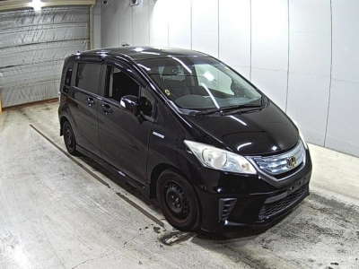 HONDA FREED HYBRID