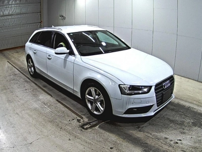 AUDI A4 AVANTE