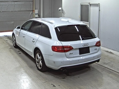 AUDI A4 AVANTE