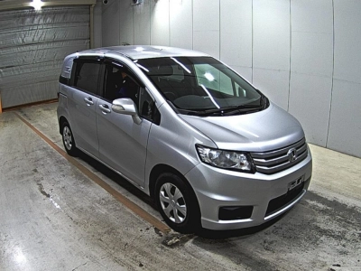 HONDA FREED SPIKE