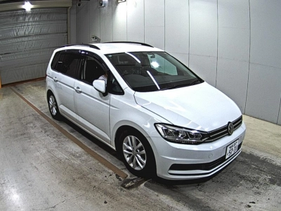 VOLKSWAGEN GOLF TOURAN