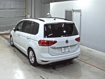 VOLKSWAGEN GOLF TOURAN