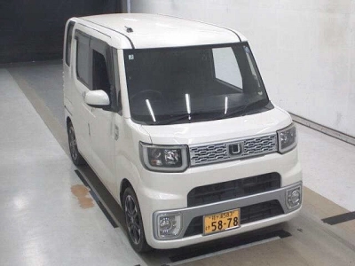 DAIHATSU WAKE