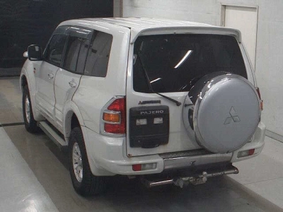 MITSUBISHI PAJERO