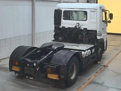 NISSAN UD