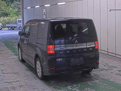 MITSUBISHI DELICA D:5
