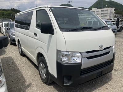 TOYOTA REGIUS ACE