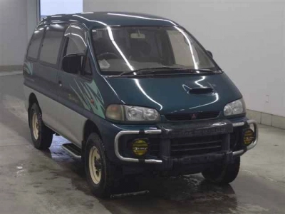 MITSUBISHI DELICA SPACE GEAR