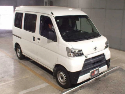 TOYOTA PIXIS VAN