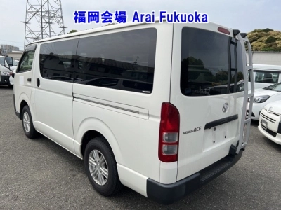 TOYOTA REGIUS ACE