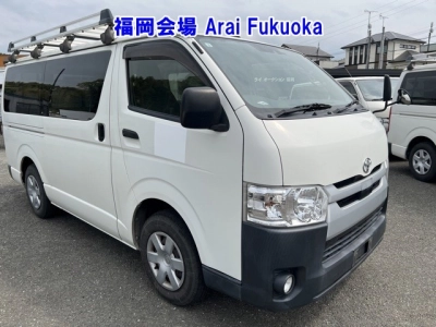 TOYOTA HIACE
