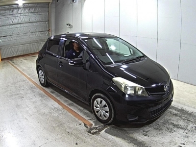 TOYOTA VITZ