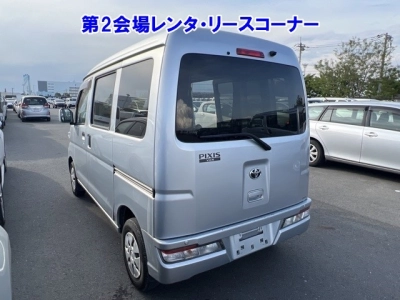 TOYOTA PIXIS VAN