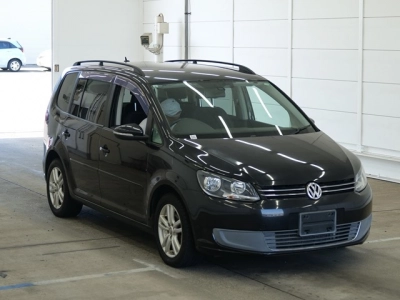 VOLKSWAGEN GOLF TOURAN