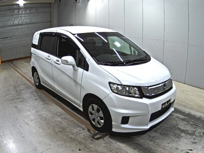 HONDA FREED SPIKE