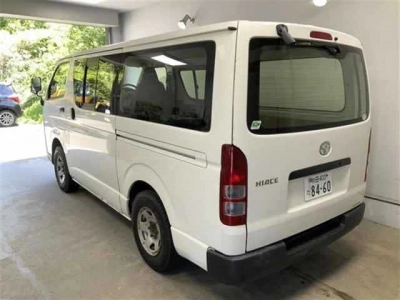 TOYOTA HIACE VAN