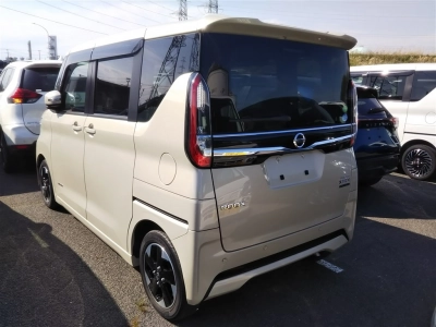 NISSAN ROOX