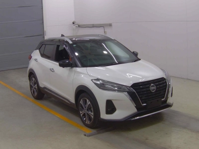 NISSAN KICKS