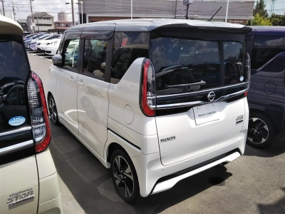 NISSAN ROOX