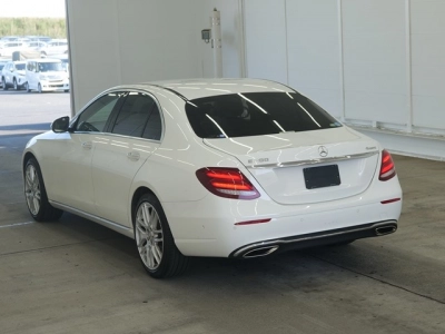 MERCEDES BENZ E CLASS
