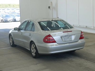 MERCEDES BENZ E CLASS