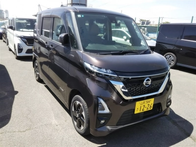 NISSAN ROOX
