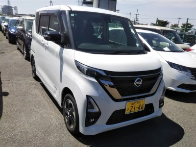 NISSAN ROOX