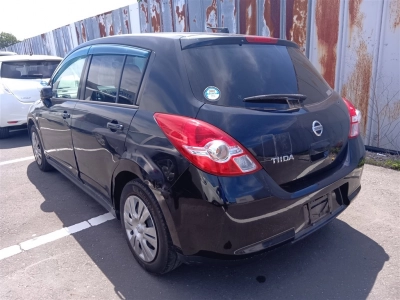 NISSAN TIIDA