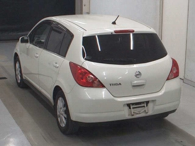NISSAN TIIDA