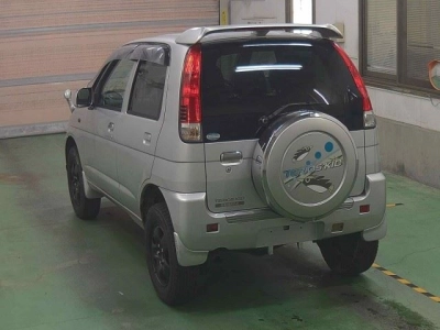 DAIHATSU TERIOS KID