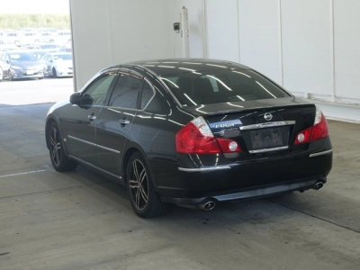 NISSAN FUGA