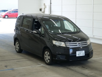 HONDA FREED SPIKE