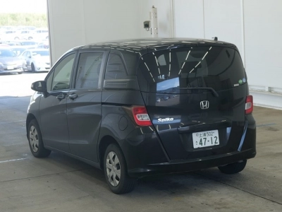 HONDA FREED SPIKE