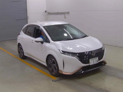 NISSAN AURA