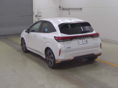 NISSAN AURA