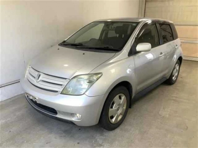 TOYOTA IST