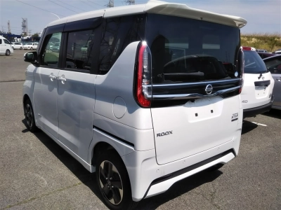 NISSAN ROOX