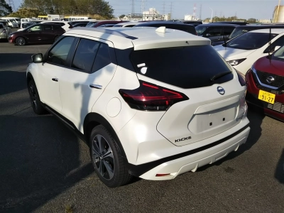 NISSAN KICKS