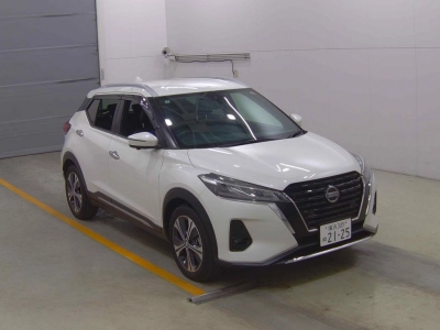 NISSAN KICKS