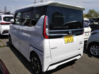 NISSAN ROOX
