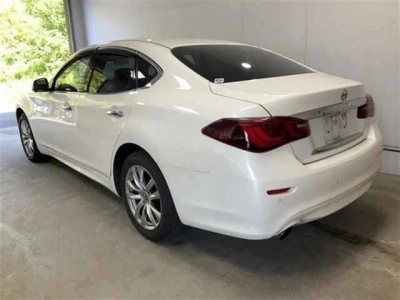 NISSAN FUGA