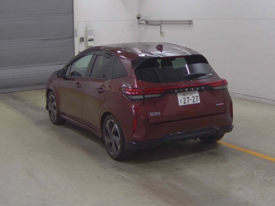 NISSAN AURA