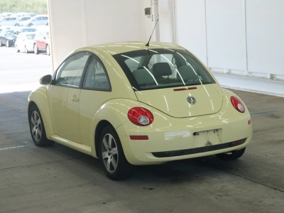 VOLKSWAGEN NEW BEETLE