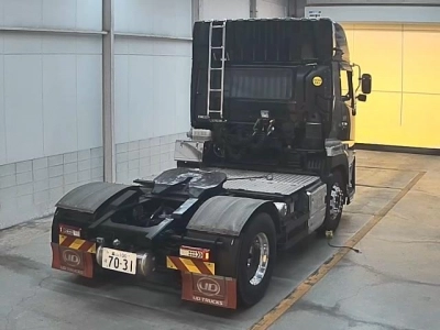 NISSAN UD