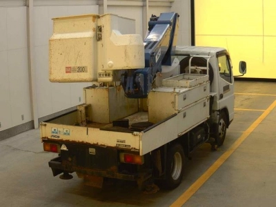 MITSUBISHI CANTER