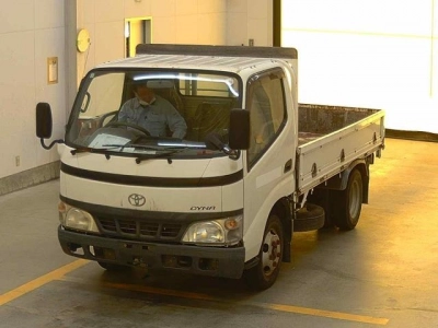 TOYOTA DYNA