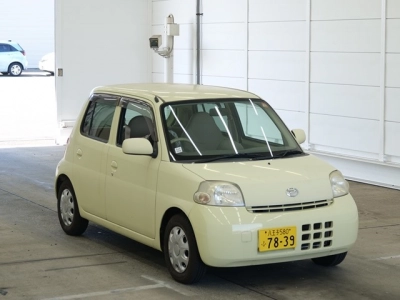 DAIHATSU ESSE