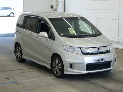 HONDA FREED SPIKE