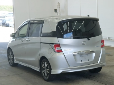 HONDA FREED SPIKE
