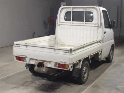NISSAN CLIPPER TRUCK